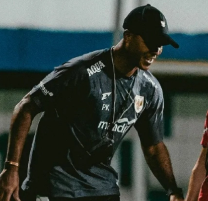 perbedaan-prestasi-patrick-kluivert-dengan-herve-renard