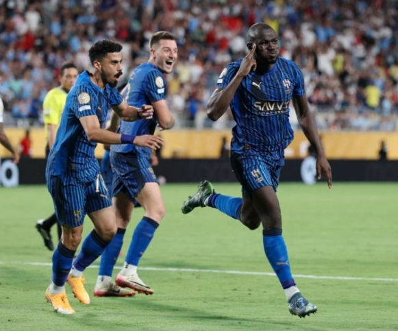 kalidou-koulibaly-hampir-saja-gabung-ke-mu